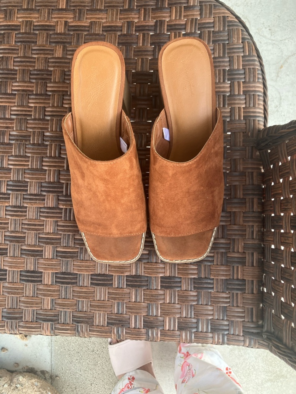 Universal Thread Tan Faux Suede Platform Mule Heels - Picture 3 of 6